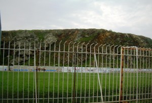 Όπου πηγαίνει φέρνει τη συντέλεια