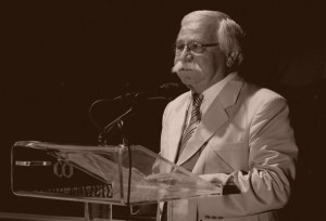 O Απόστολος Παπουτσάκης νίκησε όλα τα..  κλισέ. Ήταν μοναδικός και αναντικατάστατος!