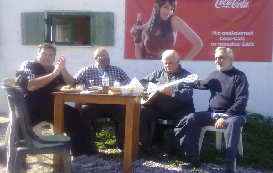 Έπαιξε μπουζούκι και τραγούδησε ο θρυλικός… Γρηγόρης της Πρασάς!