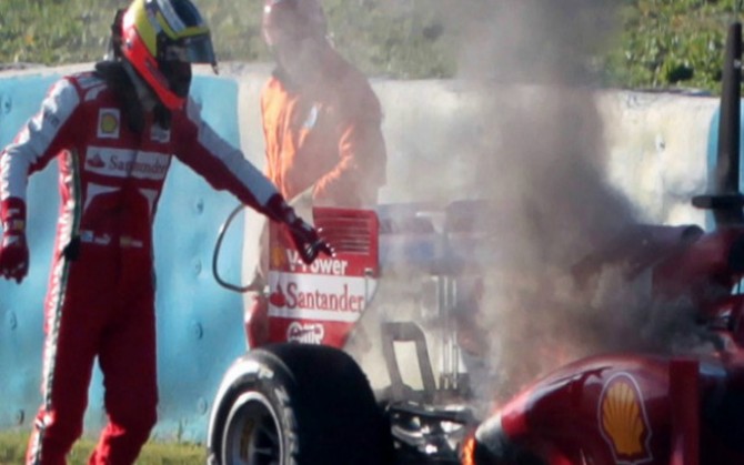 Πήρε φωτιά η Ferrari!!!