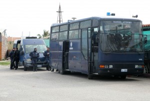 Τα βλέπετε αυτά κύριε νέε υφυπουργέ;