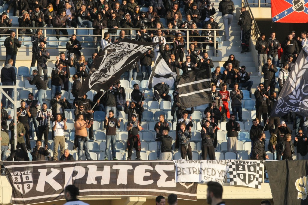 Το ποδόσφαιρο παίζεται για τον λαό όχι για τους καρεκλοκένταυρους!