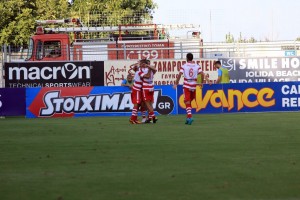 Στρέφεται και προς το… μέτωπο των πρόωρων ανανεώσεων
