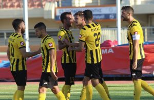 Νίκη για να… ξεμπερδεύει