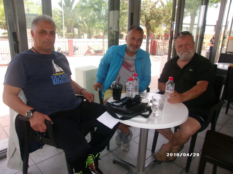 Μια παρέα… μπουκιά και συχώριο!!!