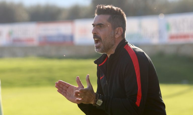 Ο Γιούχτας επένδυσε στον προπονητή του