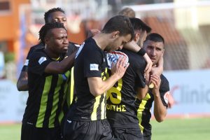 Κερδίζει και… βλέπει Super League