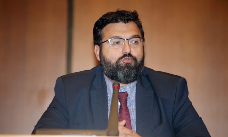 Ο Βασιλειάδης την αποτελείωσε και ο κορωνοϊός την… ξέσκισε