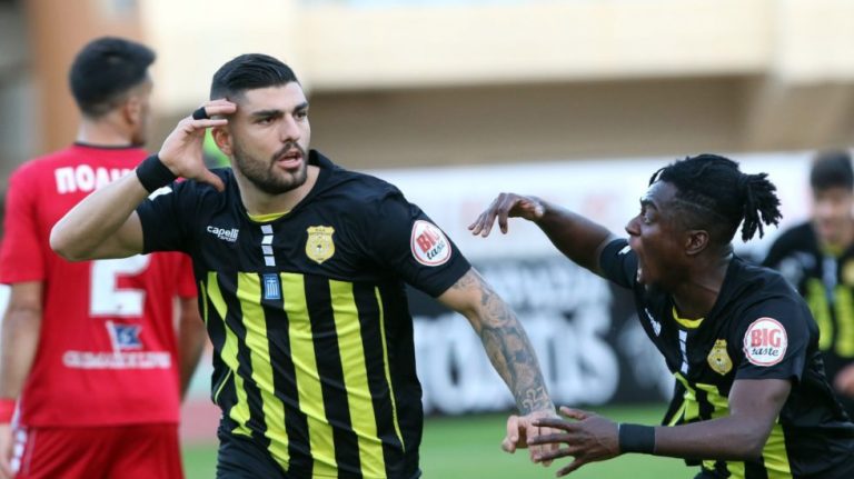 Tέλος και επίσημα ο Καπνίδης