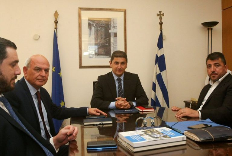 Ρόλο… μεσολαβητή κλήθηκε να παίξει ο Λευτέρης Αυγενάκης