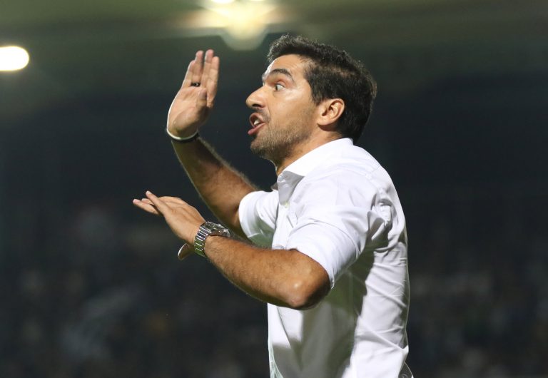 Έξαλλος ο Φερέιρα με το πρόγραμμα της Super League (vid)