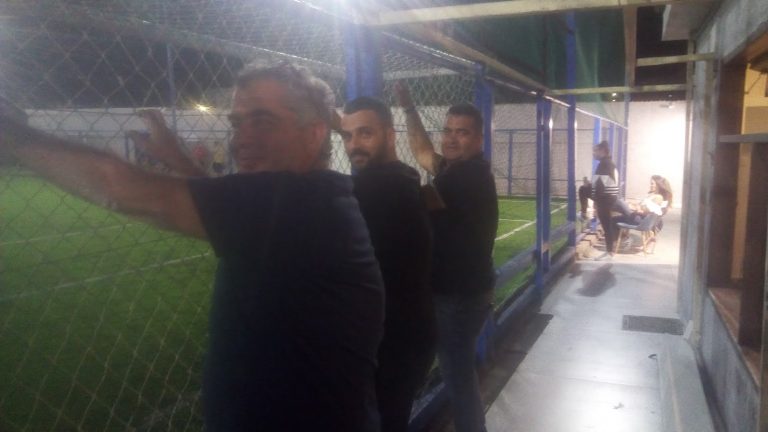 Οι…Μανιώροι στα κάγκελα!!!
