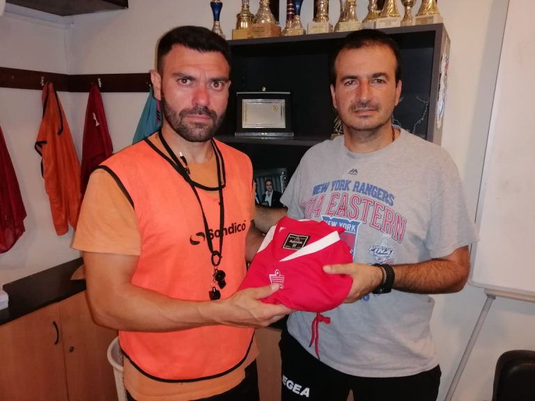 Με φάουλ… κέρδισε ο Μιχάλης!!!