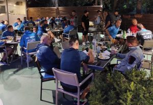 Pics | Χανιά: Μπάρμπεκιου πριν την επιστροφή