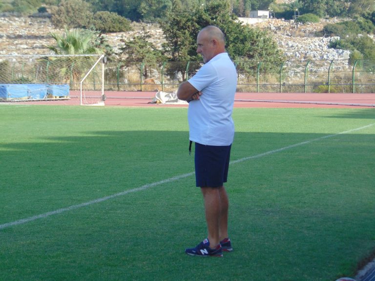 Λυρώνης: “Στοχεύουμε να ξεκινήσουμε με το δεξί”