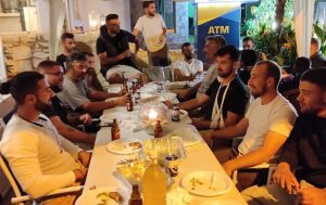 Pics | Τραπέζι σε οικογενειακό κλίμα στον ΠΑΝΟΜ