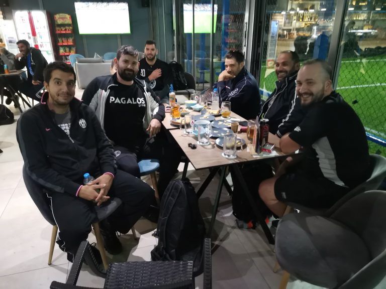 Έπαιξαν μπάλα… στο cafe Crown!!!