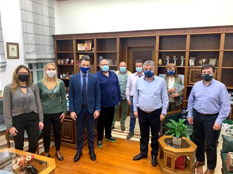 Υπεγράφη η σύμβαση για την ανακατασκευή των αποδυτηρίων του Κολυμβητηρίου Ηρακλείου