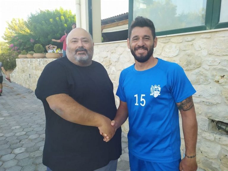 Ο Πόρος εύχεται στους Γιάννηδες!
