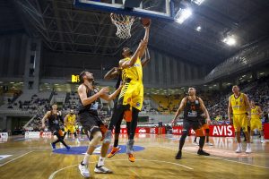 Με εξ αναβολής ματς συνεχίζεται η Basket Legaue