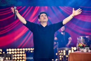 ΠΑΣΧΑ ΜΕ ΤΟ MEGA: Ο Νίκος Κουρκούλης σε μια ξεχωριστή βραδιά