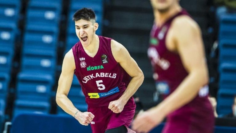 Video | Μεγάλο buzzer beater για τη νίκη της Λιετκαμπέλις ο Καλαϊτζάκης!