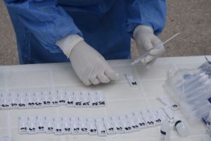 Έλεγχοι ταχείας ανίχνευσης αντιγόνου Covid-19 στον Άγιο Νικόλαο