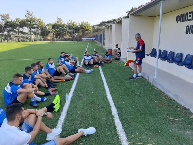 Pics | Πρώτη προπόνηση και τραπέζι στην Τριτωνία
