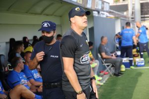 Μιλόγεβιτς: “Πρέπει να ελέγχει το παιχνίδι ο διαιτητής – έχασε τις φάσεις”