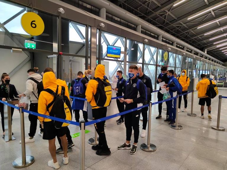 Pics | Έφτασε στην Κρήτη με την πρόκριση η αποστολή του ΑΟΑΝ