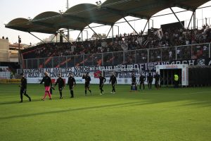 Με απουσίες αλλά πάθος, ψυχή και κόσμο στις εξέδρες κόντρα στον ΠΑΟΚ