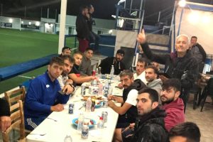 Pics | Δαμάστα: Τραπέζι για τον ερχομό του Μποκέα… τζούνιορ