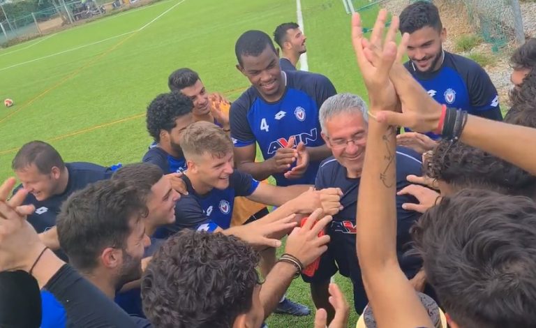 Video | Η έκπληξη των παικτών της Επισκοπής στον Τάσο Μαραγκάκη