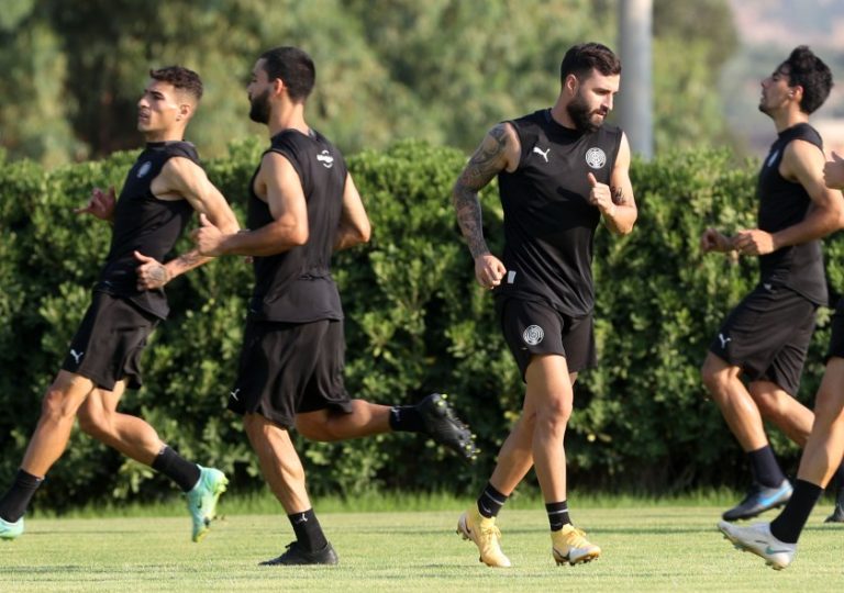Ανασυντάσσει τις δυνάμεις του εν όψει της δύσκολης συνέχειας