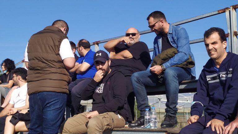 Pics | Η γεμάτη Ποριανούς κερκίδα στο “Μισαδάκειο”!