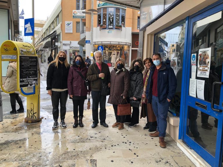 Τα παιδιά του Κέντρου Κοινωνικής Πρόνοιας Περιφέρειας Κρήτης παρακολούθησαν το «Φον Κουραμπιές Εναντίον Κόμη Μελομακαρόνη»
