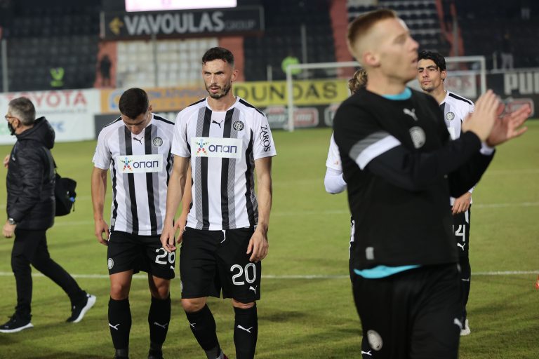 Σηκώνει ψηλά το κεφάλι και επικεντρώνεται στο πρωτάθλημα