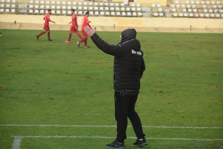 Παπαδόπουλος: “Αυτό που βίωσα χθες στη Ρόδο δεν υπάρχει – Δεν γίνεται να παίζουμε σε τέτοιες συνθήκες”