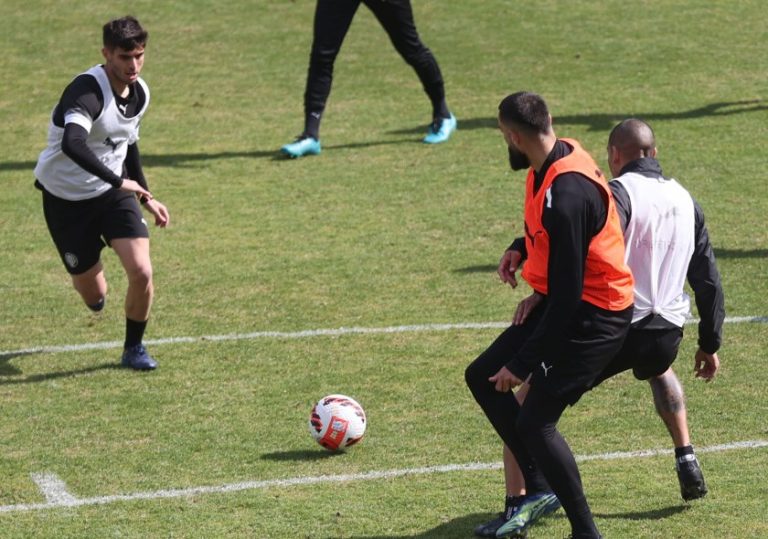 Mετράει αντίστροφα για το φινάλε της χρονιάς
