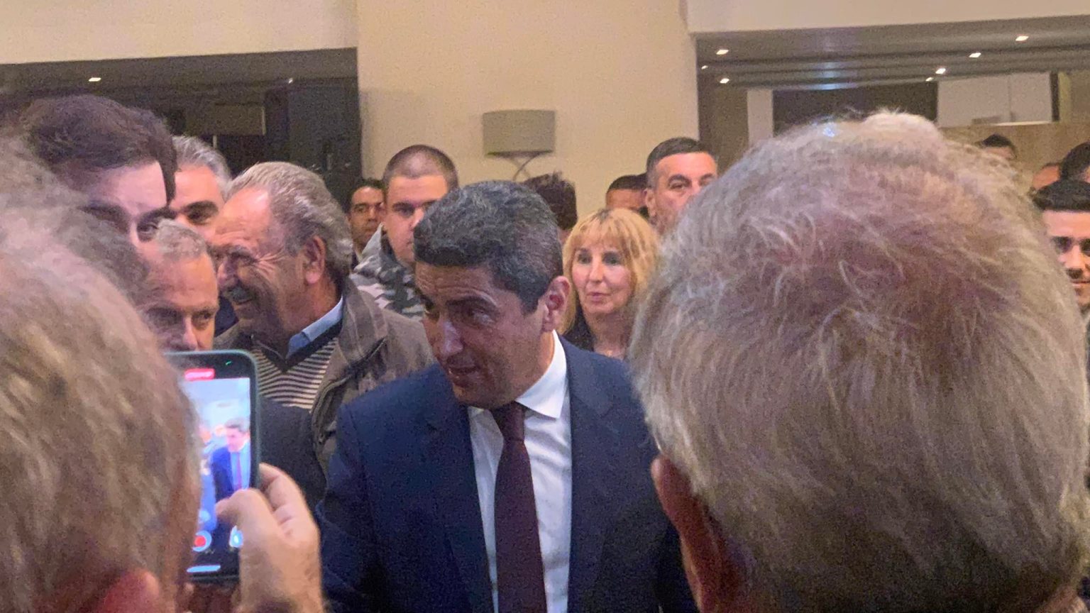 Pics | Παρουσία πλήθους κόσμου η κοπή της Πρωτοχρονιάτικης Βασιλόπιτας του Λευτέρη Αυγενάκη