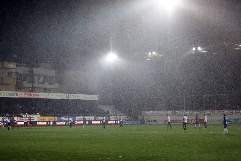 Απότομη προσγείωση στην βροχή…
