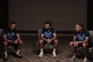 Video | Τζαβέλλας, Τσιμίκας και Χατζηδιάκος σχολιάζουν όσα ένιωσαν και έμαθαν από τον τελικό του Euro 2004