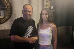 Δειλινά: Η Ναταλία Κοτσελίδου δίπλα στον Γιάννη Κοντάκη