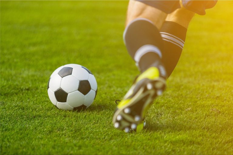 The Sun: Ποδοσφαιριστής της Premier League διοργάνωσε μυστικό πάρτι οργίων σε ξενοδοχείο