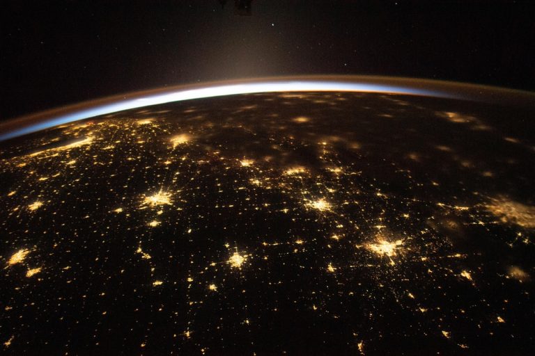 Πρωτοχρονιά 2024: Εντυπωσιακές εικόνες της NASA από το το διάστημα – Έλαμψε η Γη