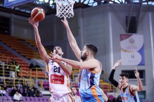 Επιβεβαίωσε τον τίτλο του φαβορί και προκρίθηκε στους “4” του κυπέλλου ο Προμηθέας