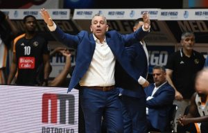 Παπαθεοδώρου: «Ας τελειώσει ο Παναθηναϊκός αυτά τα εύκολα ματσάκια που έχει με την Εφές στην Euroleague, γιατί ερχόμαστε» (vid)
