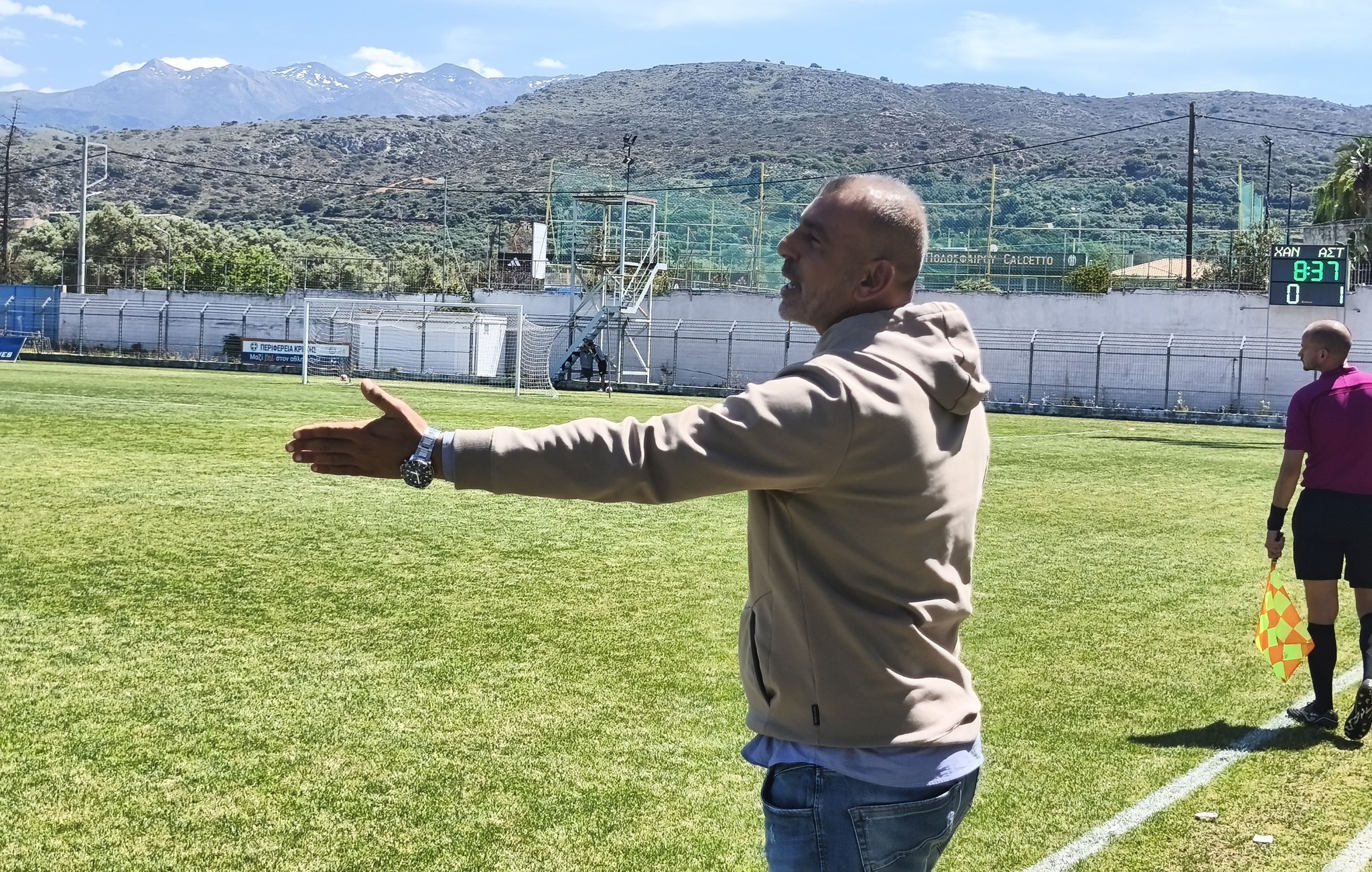 Ο Σωκράτης Οφρυδόπουλος αποκάλυψε στον ΣΠΟΡ FM 104,2 ότι συνεχίζει στα Χανιά!