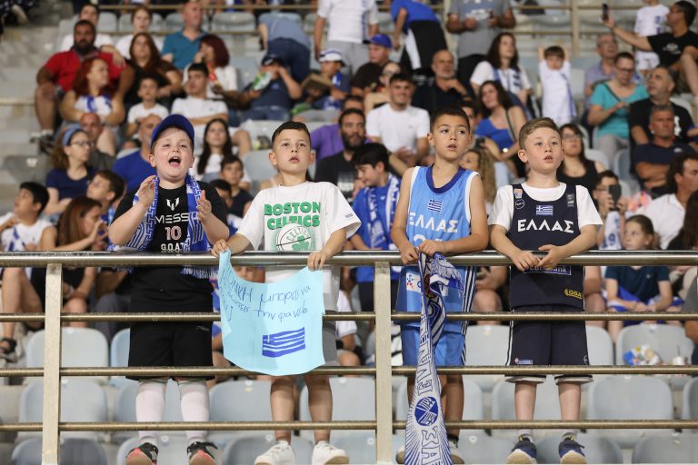 Pics | Παγκρήτιο γεμάτο γαλανόλευκα!