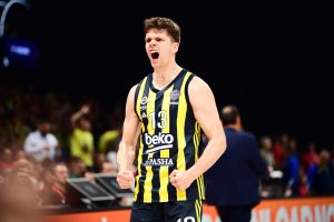 Φενέρμπαχτσε: Κάκωση στο γόνατο για τον Ταρίκ Μπιμπέροβιτς